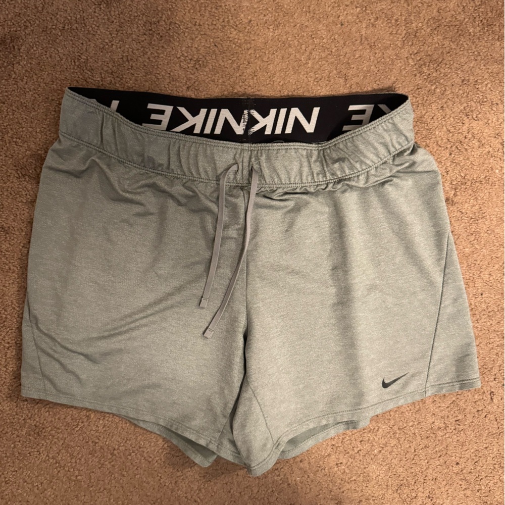 Nike women’s shorts